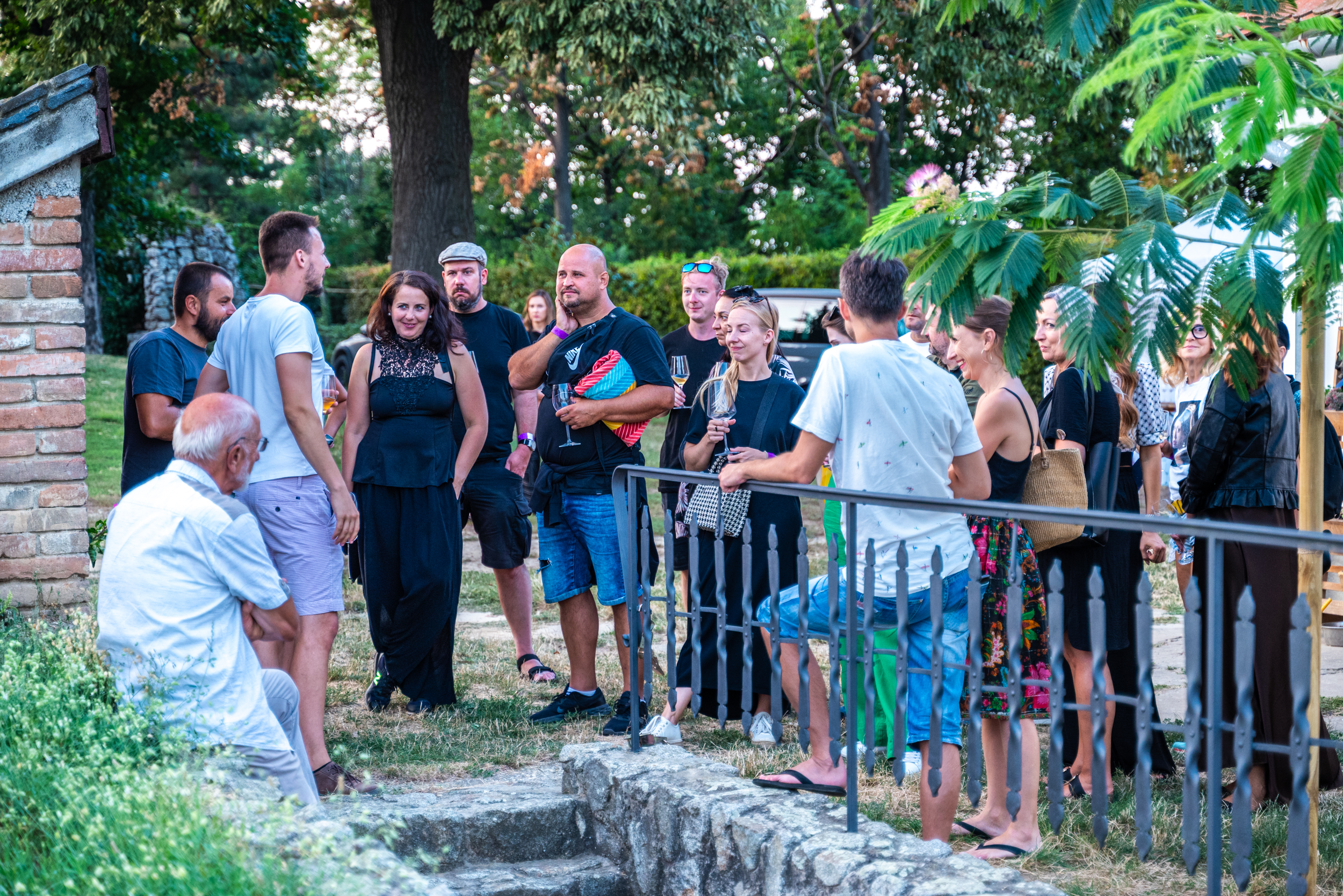 Posledné lúče a naturálne vína – Vlci a ruže opäť očarili