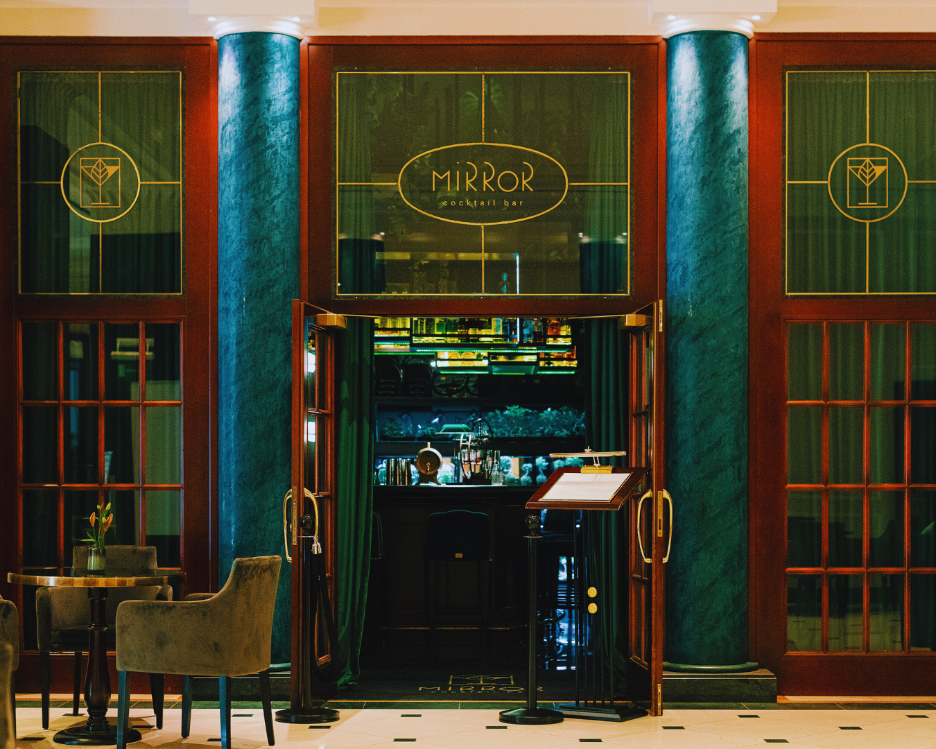 Mirror bar v Bratislave